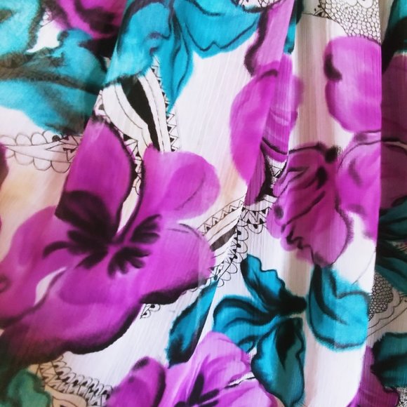 Beautiful Simons Mini Flower Dress - Picture 3 of 3